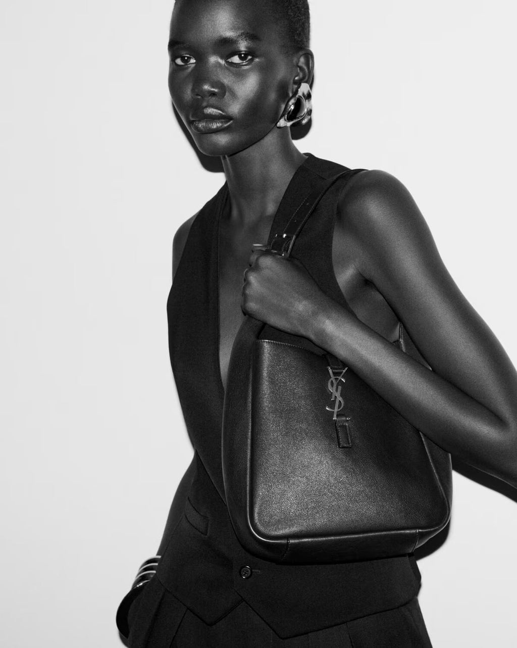 YSL LE 5 À 7 SUPPLE SMALL IN GRAINED LEATHER