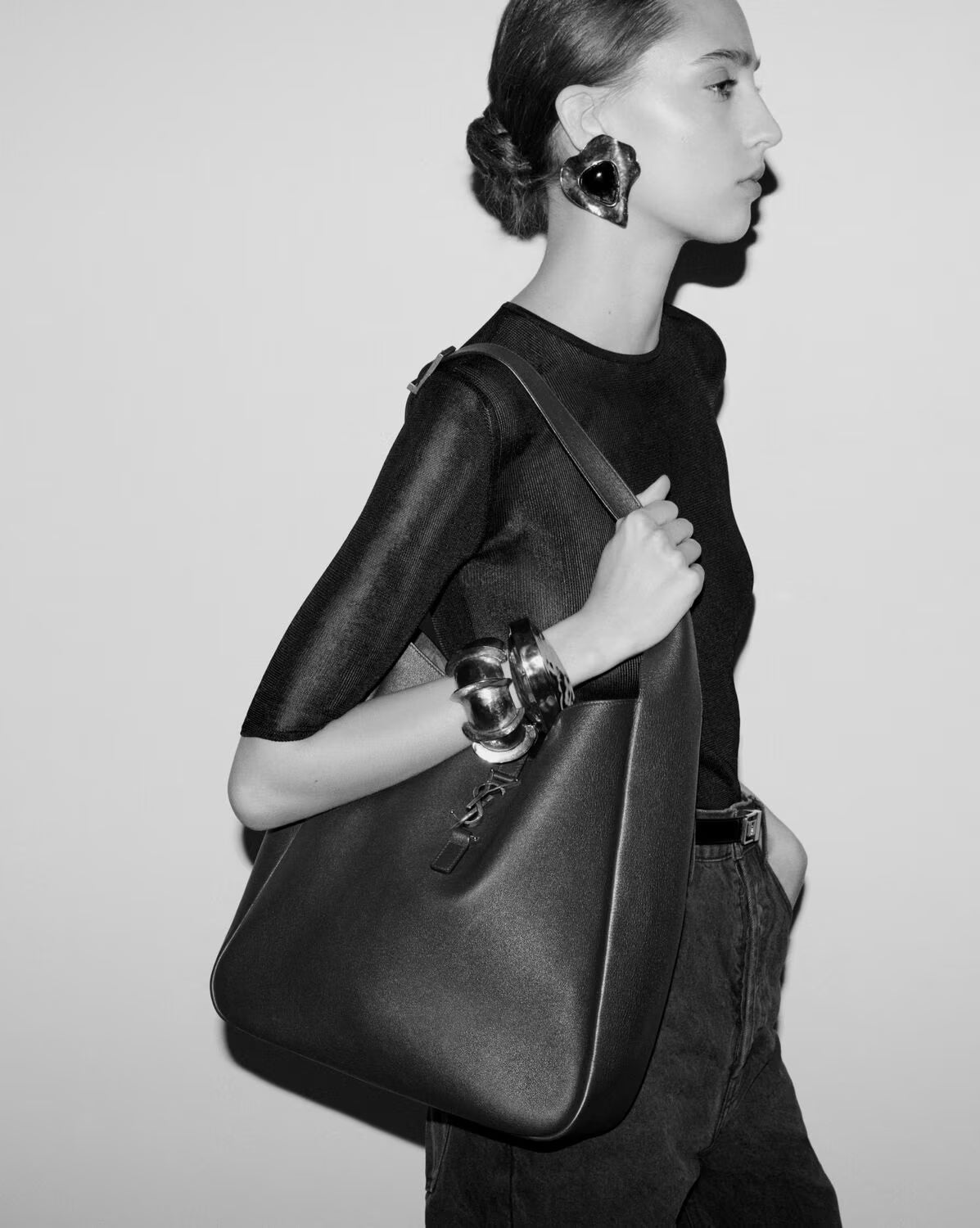 YSL LE 5 À 7 SUPPLE LARGE IN GRAINED LEATHER